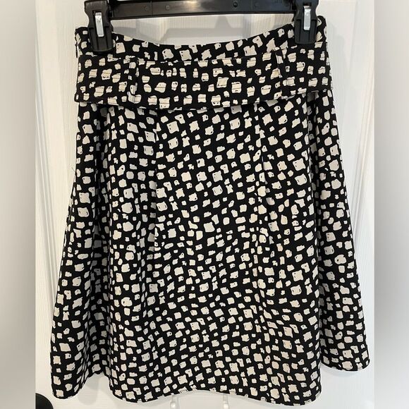 The Limited Black and White Abstract Belted Skirt Women’s Size XS - Picture 3 of 9